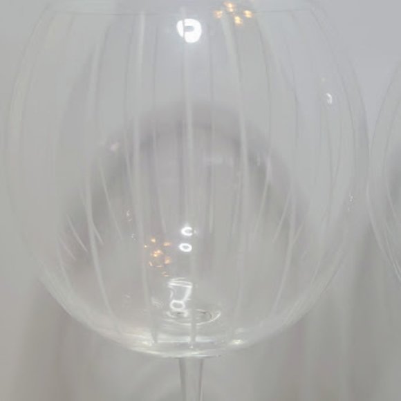 SET OF 2 MIKASA 9" CHEERS BALLOON WINE GOBLETS VERTICAL LINES 24 OZ - Picture 2 of 4